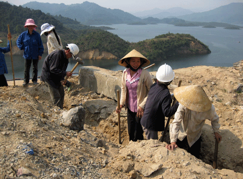 Nhiều vụ tai nạn lao động thương tâm do phút bất cẩn