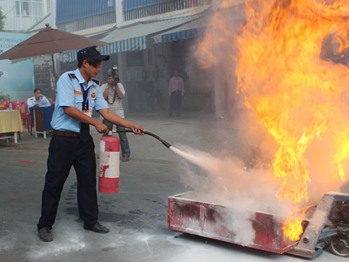 Tăng cường công tác bảo hộ lao động